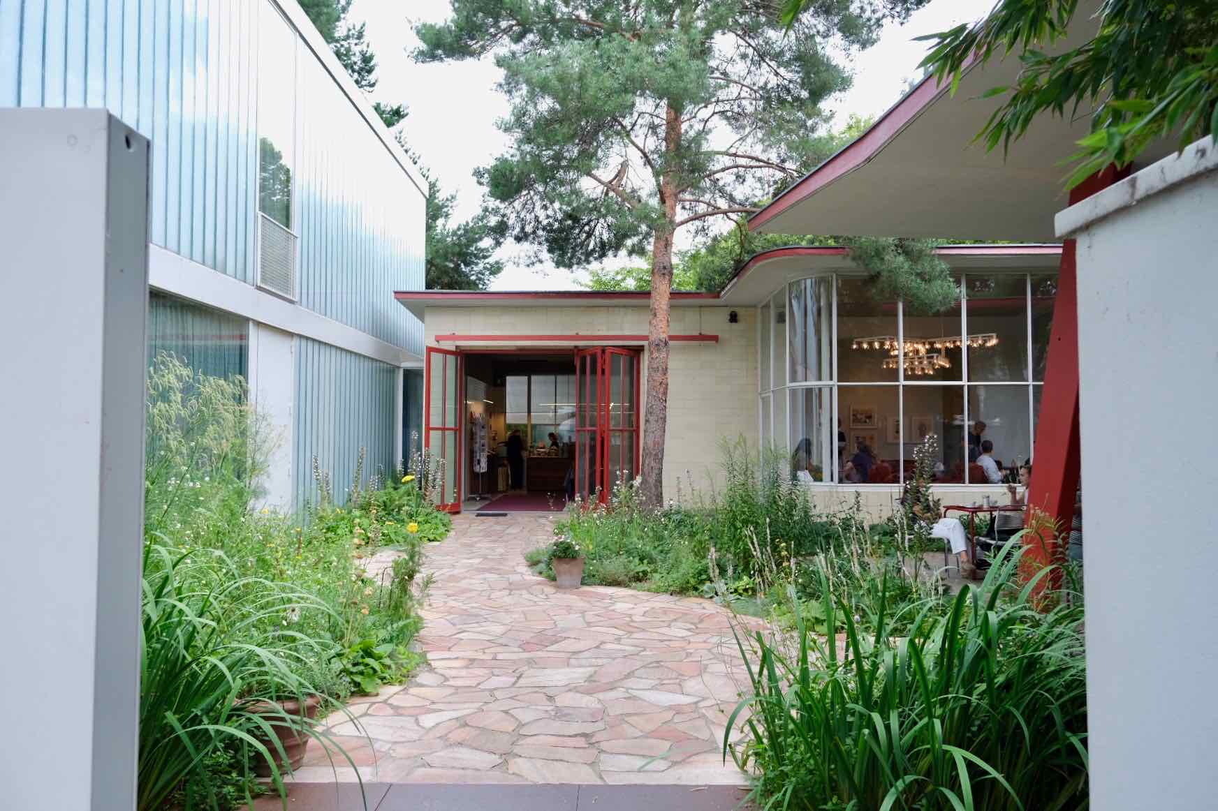 Das Kleine Groszmuseum – café og karikaturtegninger på den gamle Shelltank